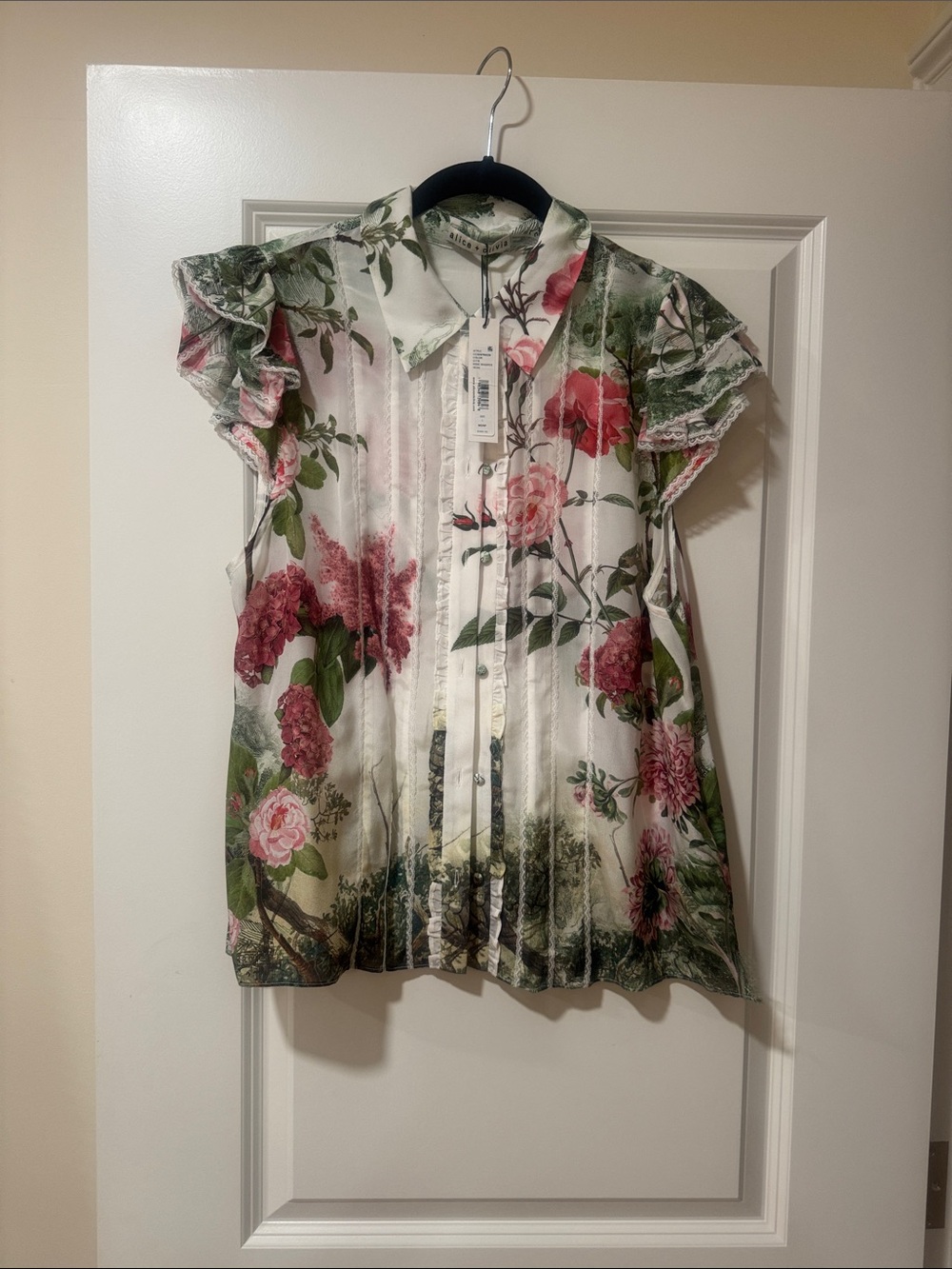 Alice + Olivia Floral Ruffled Cap-Sleeve Blouse in White, Pink & Green